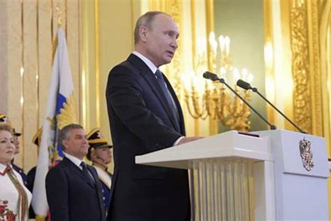 Cérémonie d’investiture du président  Vladimir Poutine, petits boycotts dans une grande fête à Moscou. 